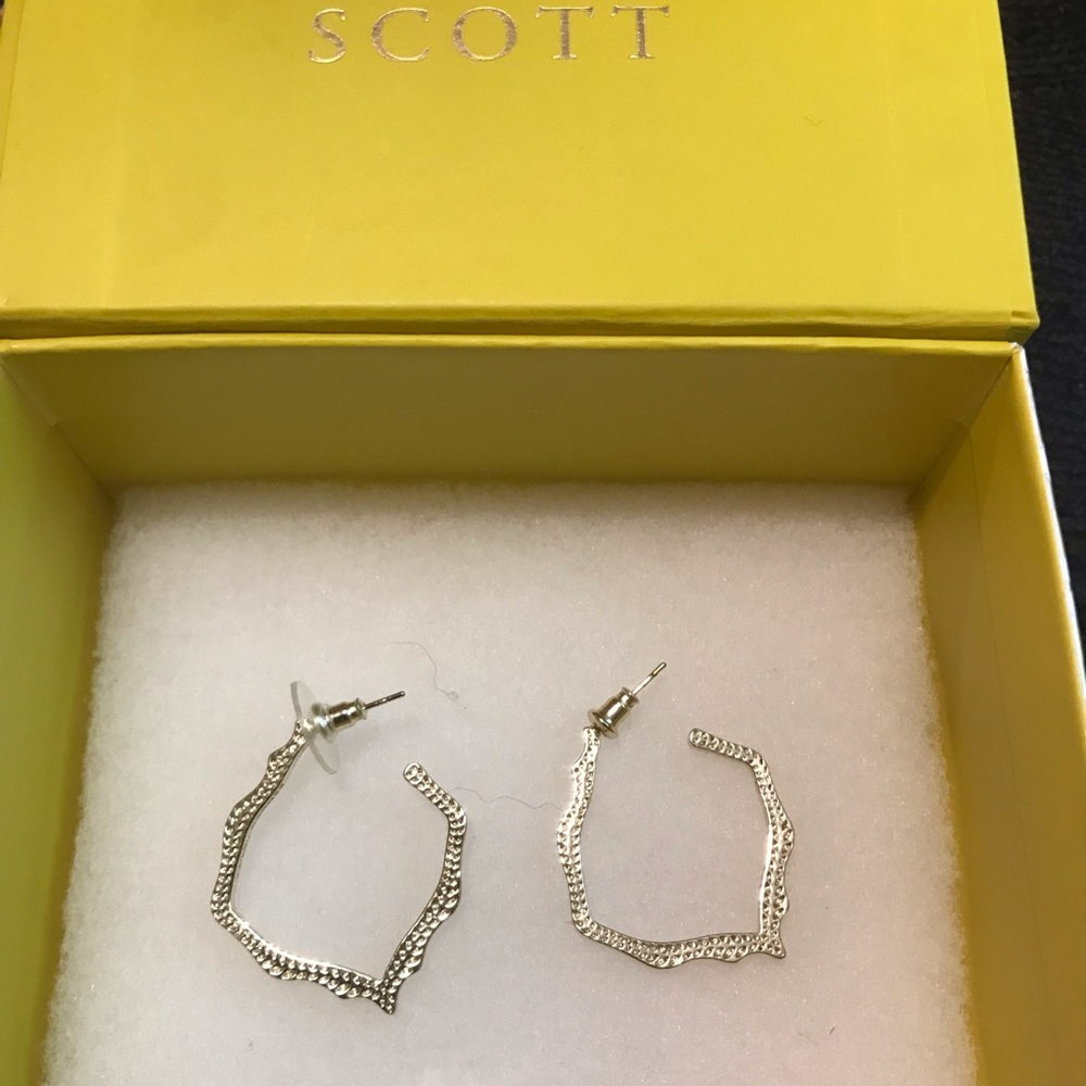 Gold earrings